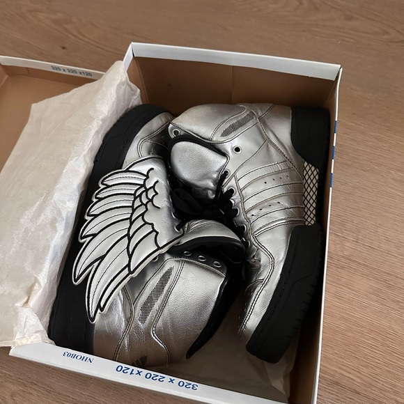 Adidas Originals JS Wing Sneakers - Picture 2 of 15